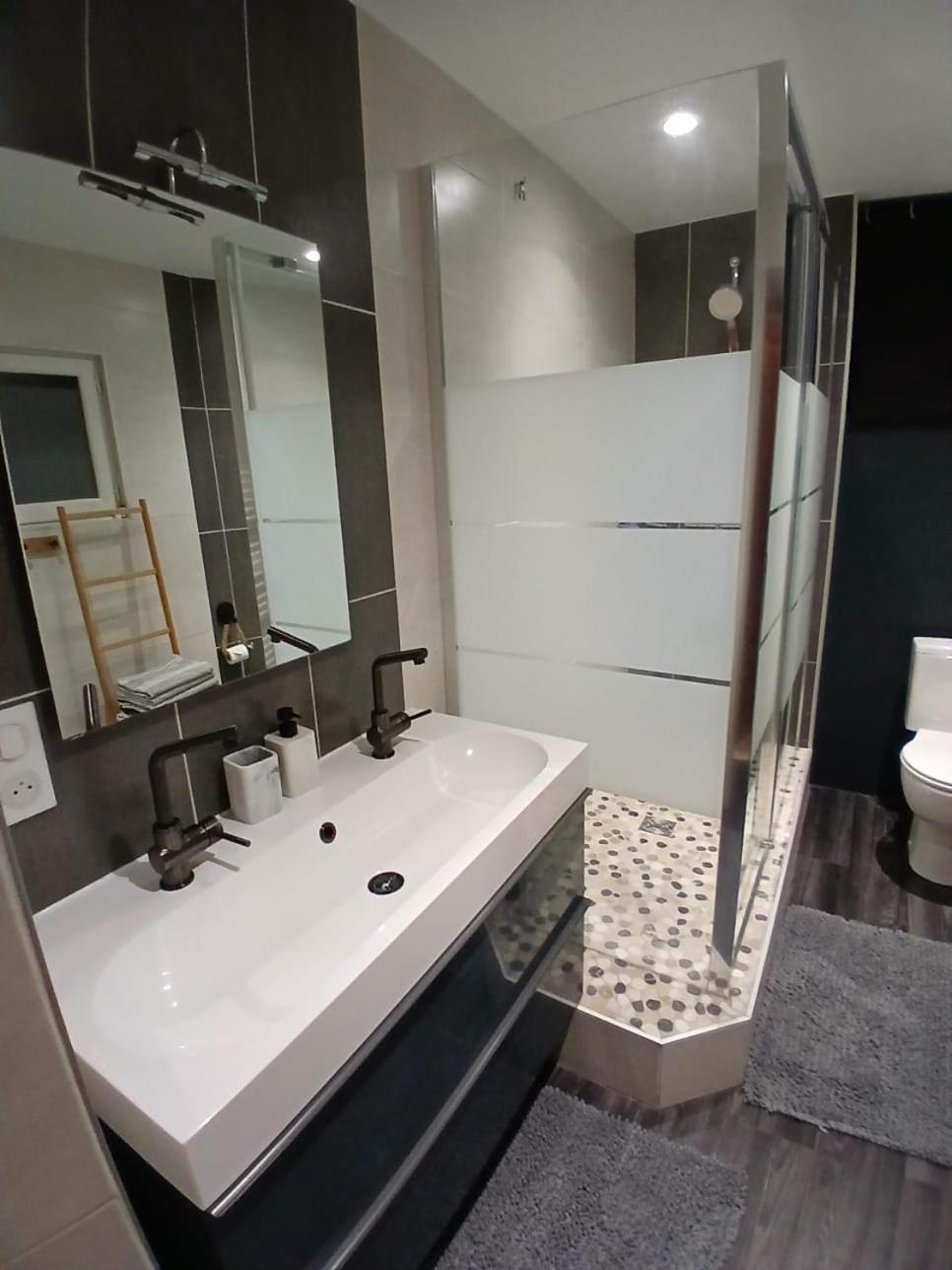 Le Charme Des Berceaux Apartment Epernay Luaran gambar