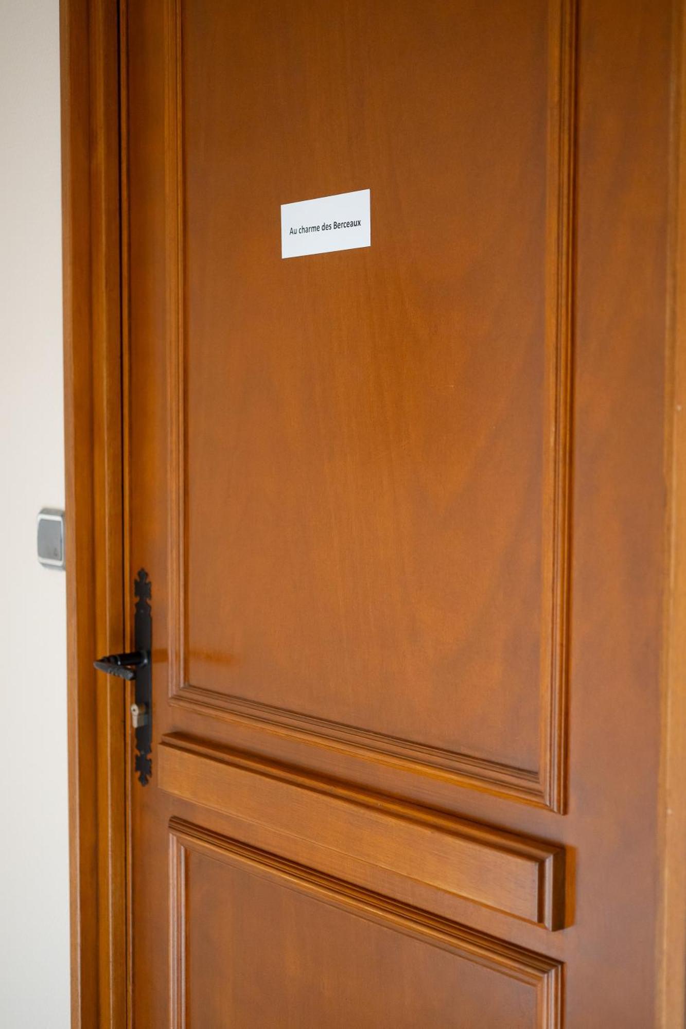 Le Charme Des Berceaux Apartment Epernay Luaran gambar